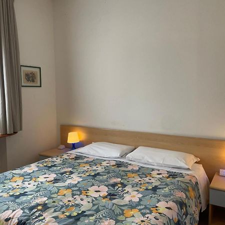 Girasole House Hotell Florens Rum bild
